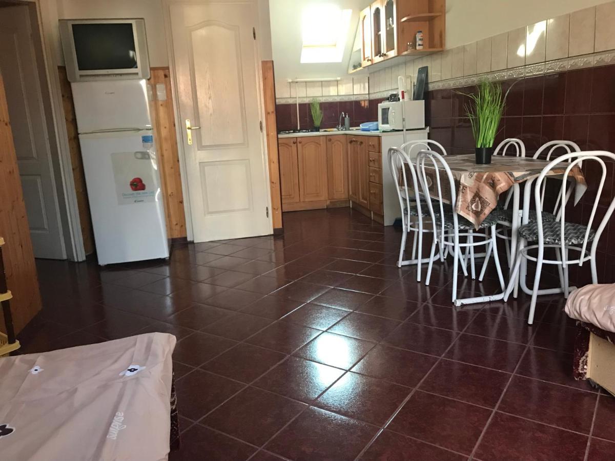 Edu Apartman Hajdúszoboszló Екстериор снимка
